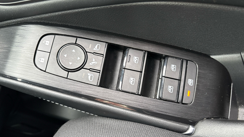 Nissan Qashqai 1.3 DiG-T MH 158 N-Connecta 5dr Xtronic Petrol Hatchback